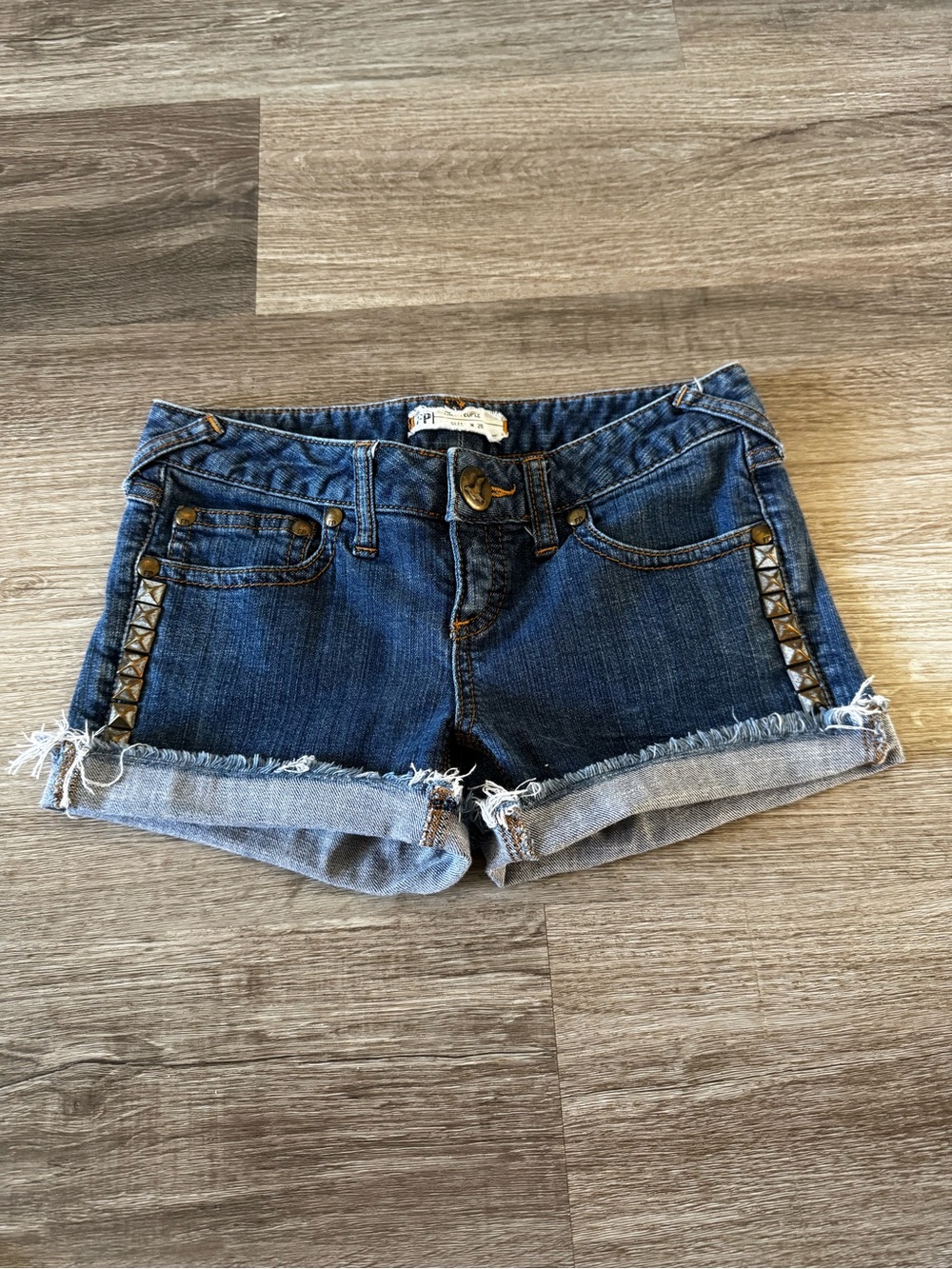 Free People low rise studded Y2K vintage shorts 26